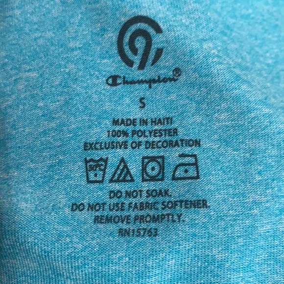 C 9 by Champion short sleeve v- neck baby blue athletic top. - Picture 4 of 5